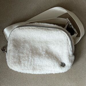 Lululemon crossbady bags 🌹🌹🌹